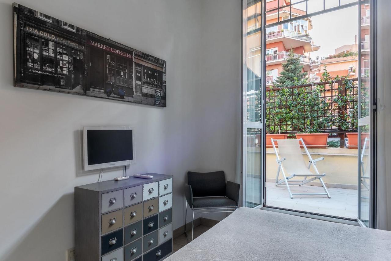 Penthouse With Terrace Close To Vatican Lejlighed